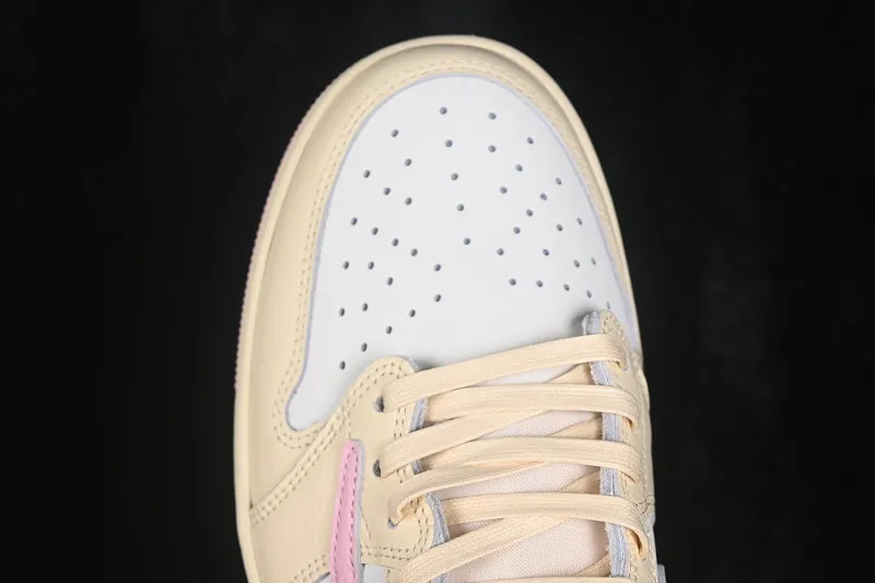 All categories Air Jordan Jordan series basketball shoes Air Jordan 1 Low GX foreign trade version Travis Scott x Air Jordan 1 Low OG AJ1 Joe 1 undercut low top full head layer IQ7604-100